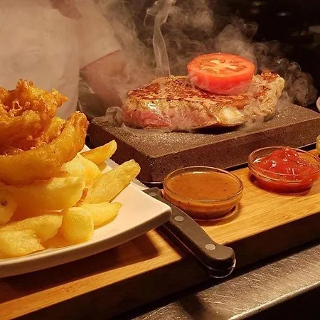 Balreask Bar, Restaurant & Guest *