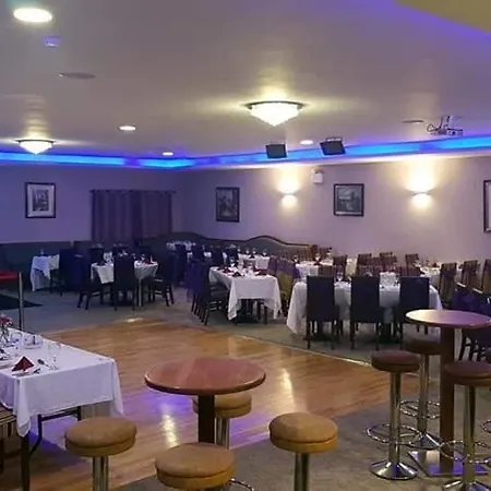 호텔 Balreask Bar, Restaurant & Guest