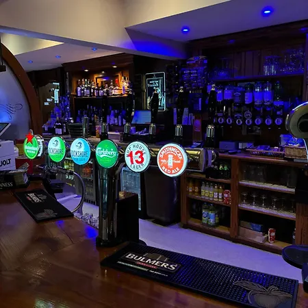 Balreask Bar, Restaurant & Guest *